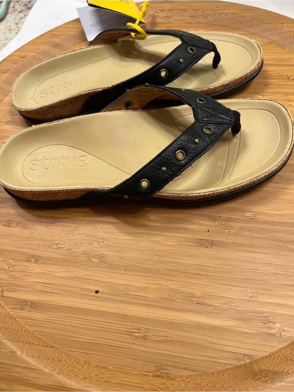 Strive Black Leather Thong Sandals with Beige Footbed Size 8 New With Tag